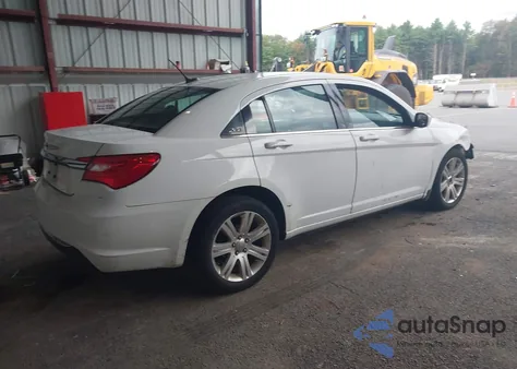 2013 Chrysler 200 Touring из США, поврежденный, VIN 1C3CCBBB0DN580135